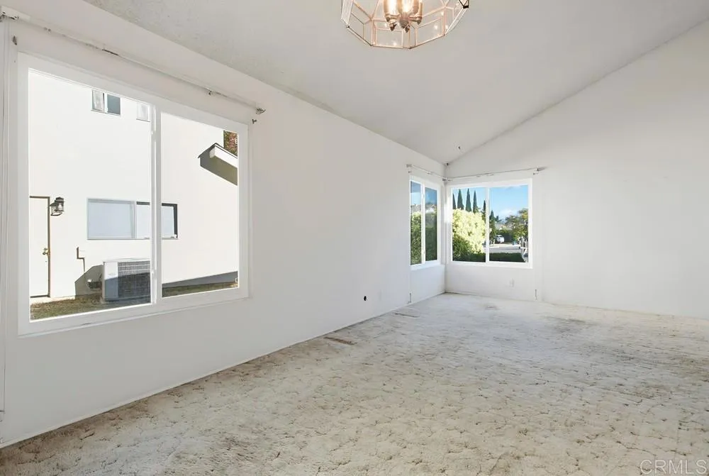 1237 Armstrong Circle, Escondido, California 92027 home-pic-5