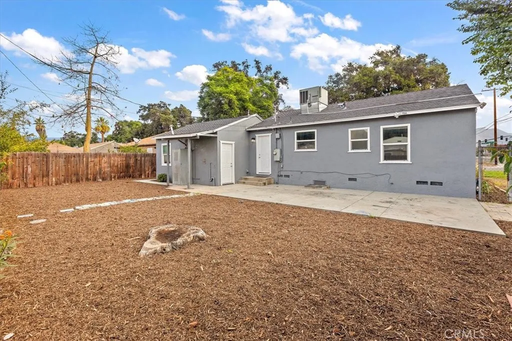 4485 Dwight Avenue, Riverside, California 92507 home-pic-17