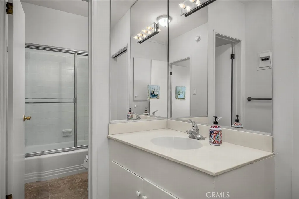 1255 N Harper 23, West Hollywood, California 90046 home-pic-10
