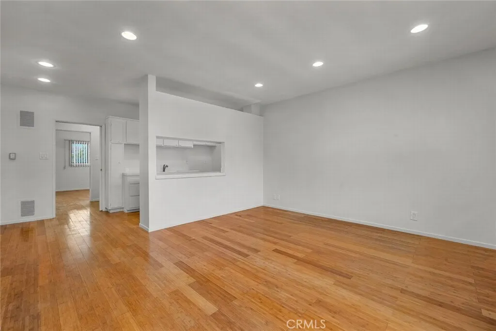 1255 N Harper 23, West Hollywood, California 90046 home-pic-4