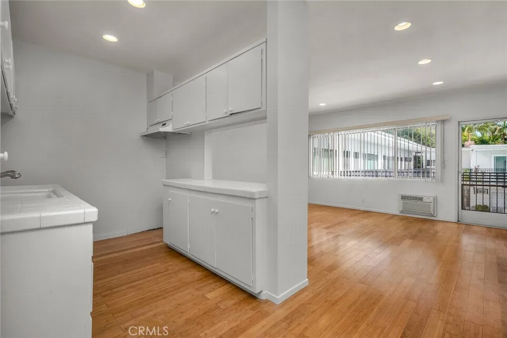 1255 N Harper 23, West Hollywood, California 90046 home-pic-9