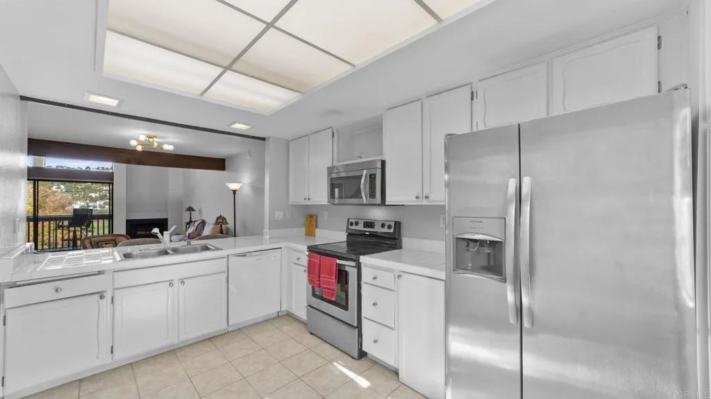 2508 Navarra Drive 424, Carlsbad, California 92009 home-pic-11