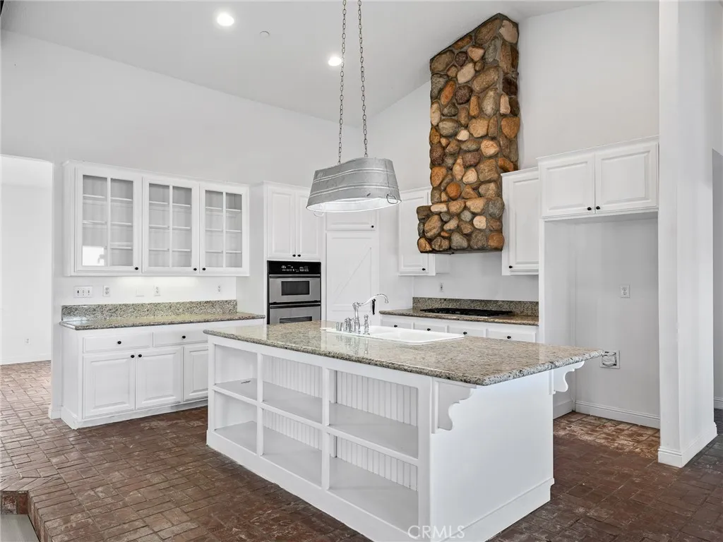 8135 Winmar, Hesperia, California 92344 home-pic-14