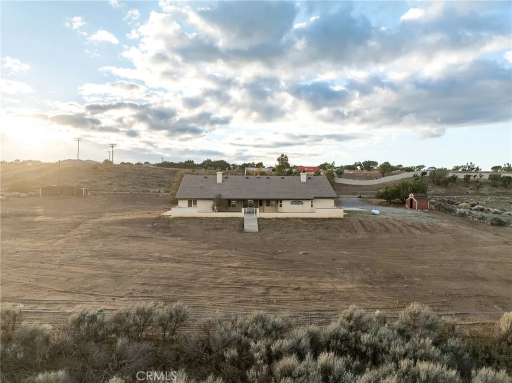 8135 Winmar, Hesperia, California 92344 home-pic-5