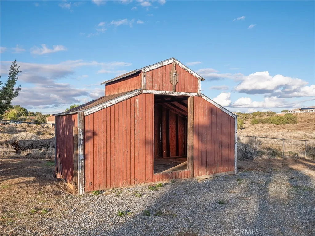 8135 Winmar, Hesperia, California 92344 home-pic-40