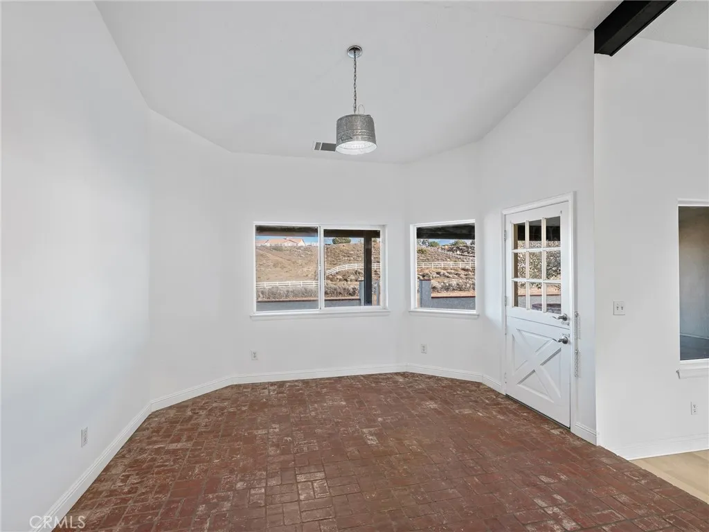 8135 Winmar, Hesperia, California 92344 home-pic-17