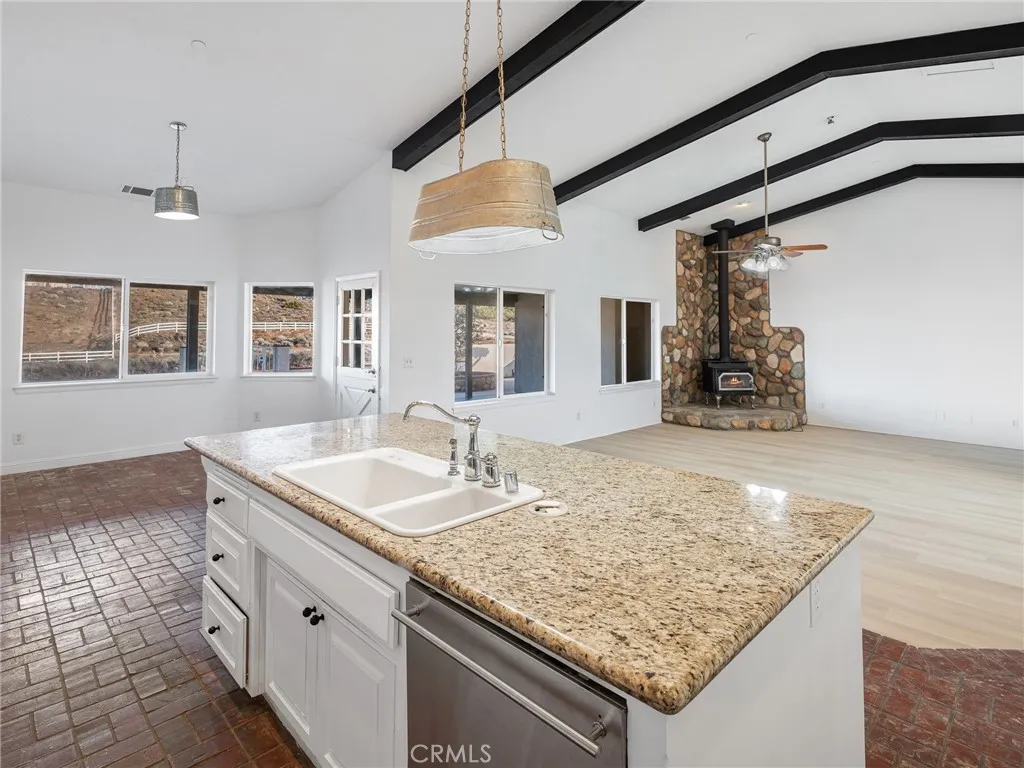 8135 Winmar, Hesperia, California 92344 home-pic-16