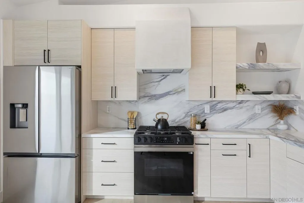 , Oceanside, California 92058 home-pic-6