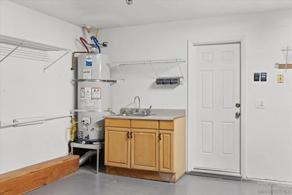1341 Somerset Ct, Ramona, California 92065 home-pic-38