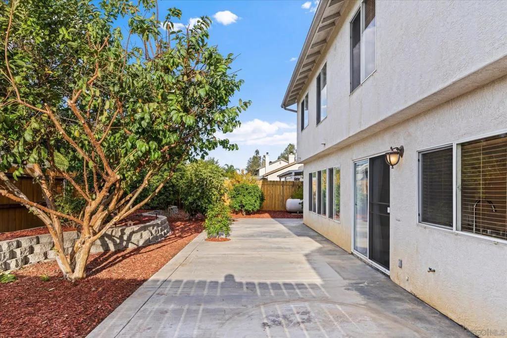 1341 Somerset Ct, Ramona, California 92065 home-pic-42