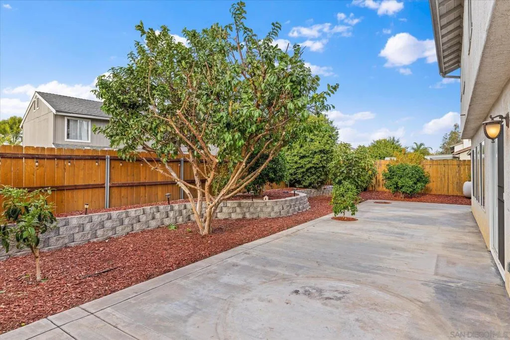 1341 Somerset Ct, Ramona, California 92065 home-pic-43