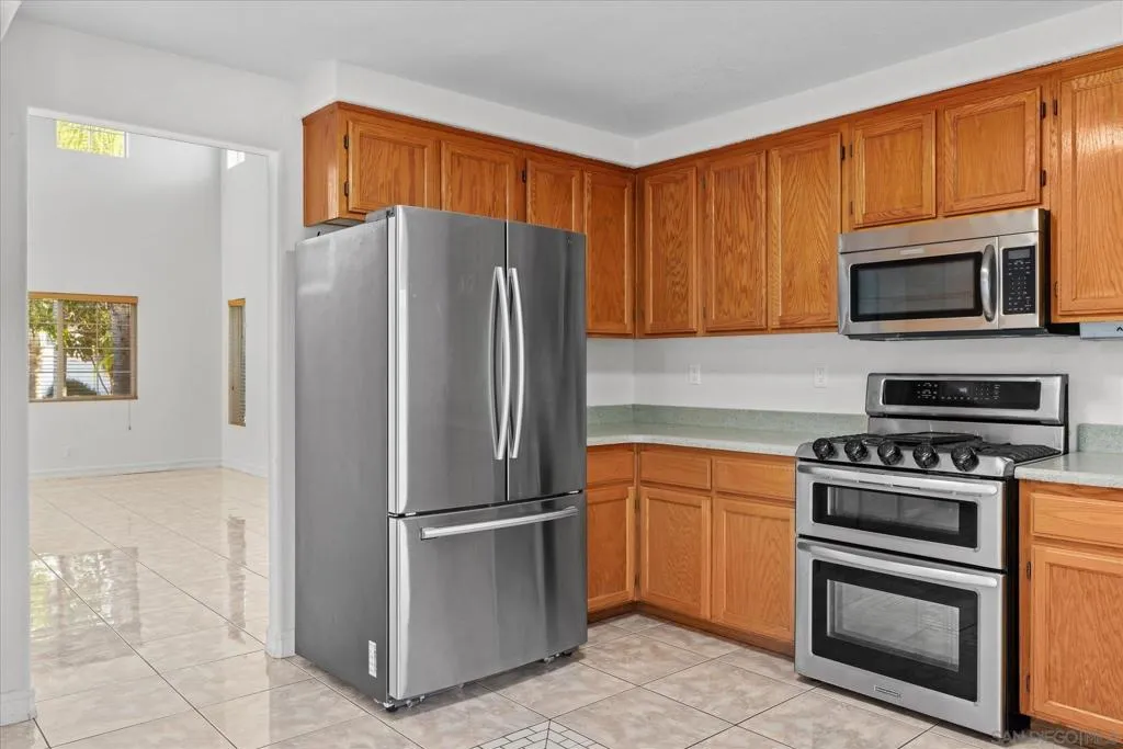 1341 Somerset Ct, Ramona, California 92065 home-pic-12