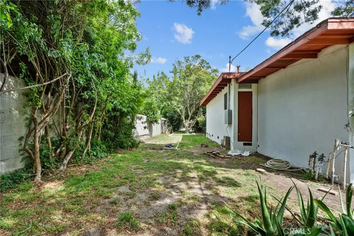 7229 De Celis, Van Nuys, California 91406