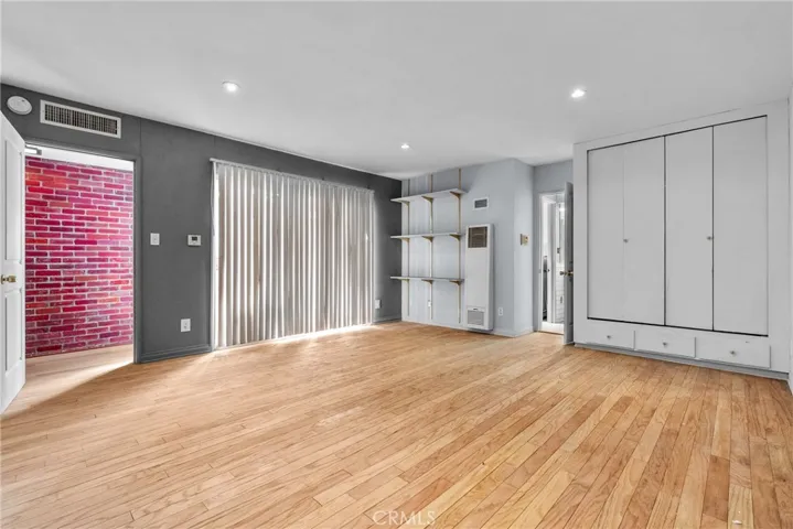 7229 De Celis, Van Nuys, California 91406