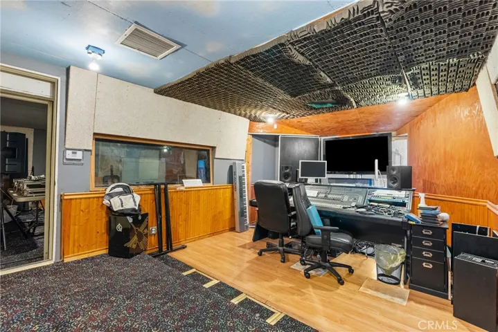 7229 De Celis, Van Nuys, California 91406