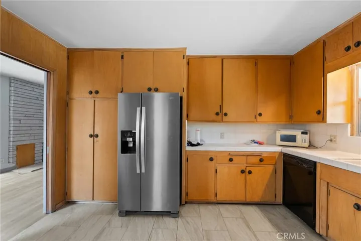 7229 De Celis, Van Nuys, California 91406