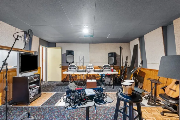 7229 De Celis, Van Nuys, California 91406