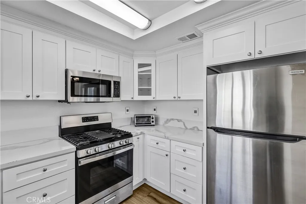 21181 Jasmines, Lake Forest, California 92630 home-pic-19