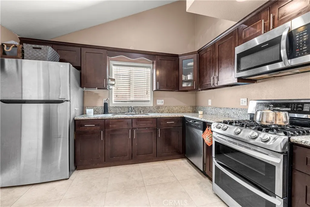 3496 Briarvale Street, Corona, California 92879 home-pic-9