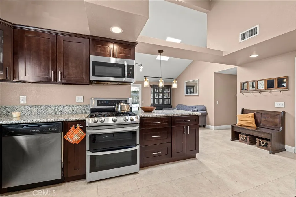 3496 Briarvale Street, Corona, California 92879 home-pic-6