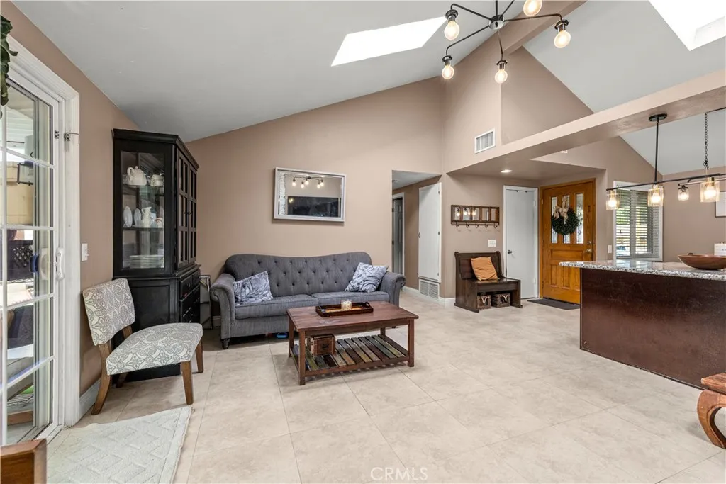 3496 Briarvale Street, Corona, California 92879 home-pic-5