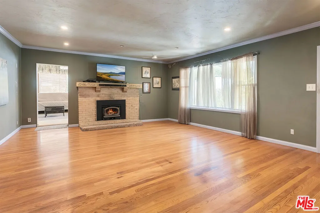 19043 Keswick Street, Reseda, California 91335 home-pic-5