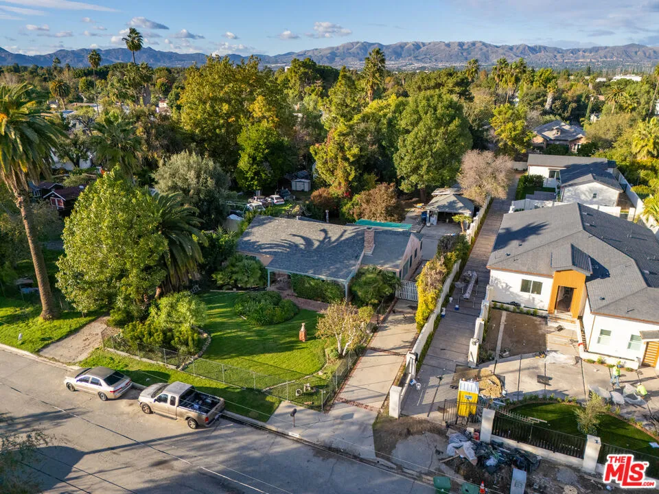19043 Keswick Street, Reseda, California 91335 home-pic-2