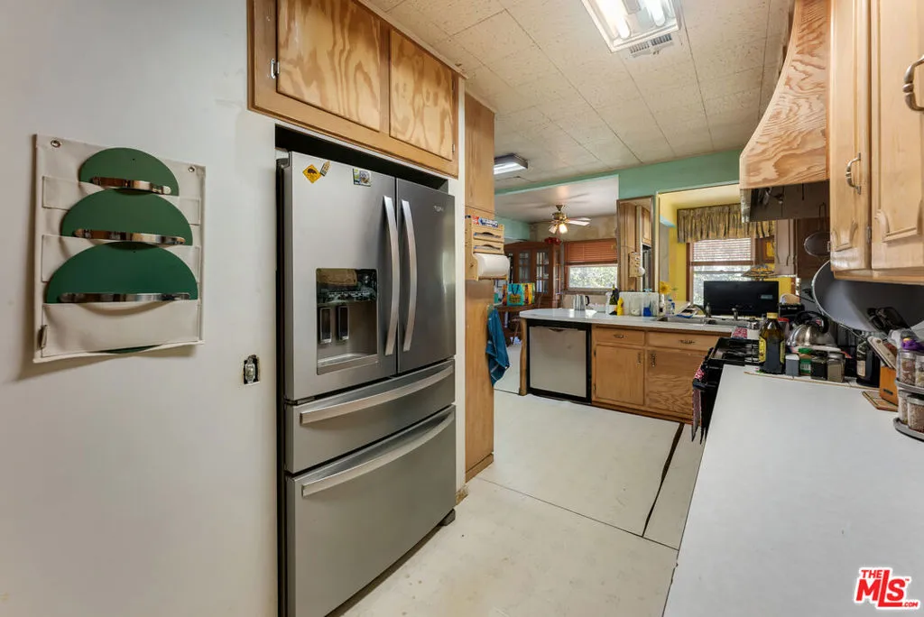 19043 Keswick Street, Reseda, California 91335 home-pic-11