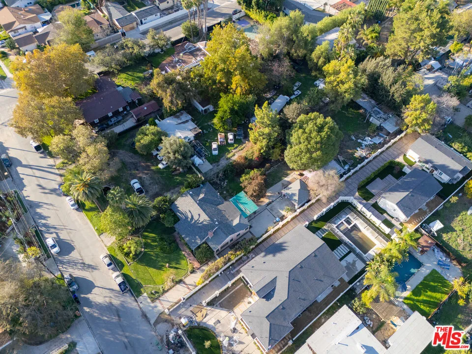 19043 Keswick Street, Reseda, California 91335 home-pic-3