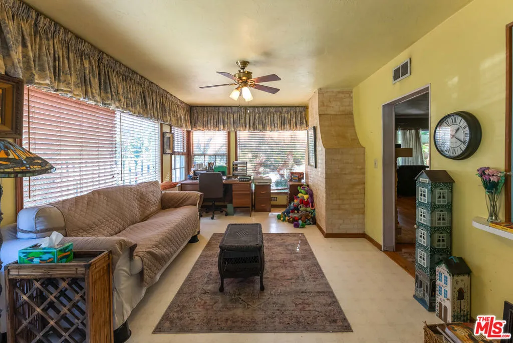 19043 Keswick Street, Reseda, California 91335 home-pic-10