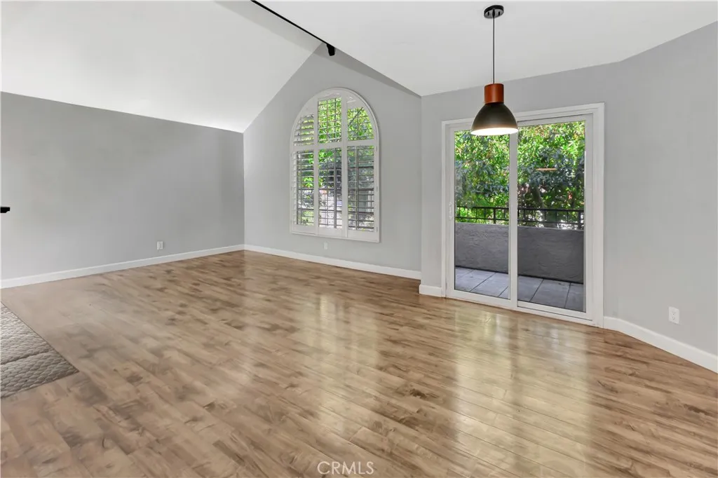 645 Pacific Avenue 315, Long Beach, California 90802 home-pic-4