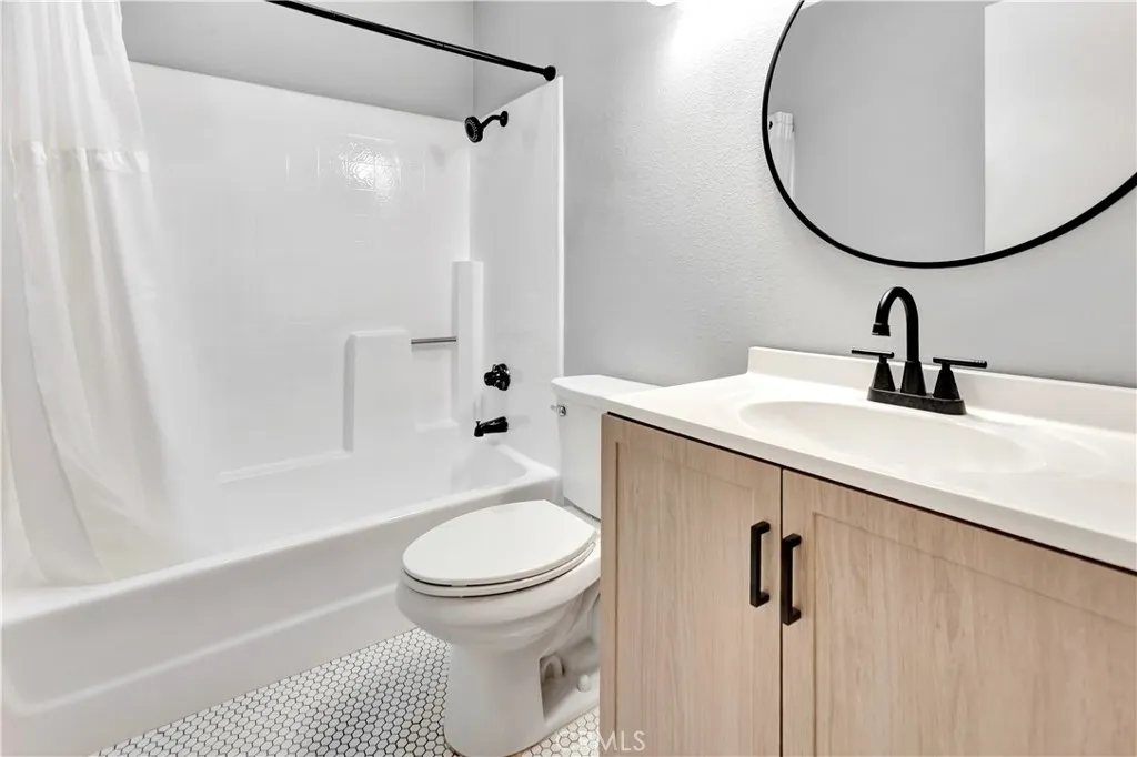 645 Pacific Avenue 315, Long Beach, California 90802 home-pic-17