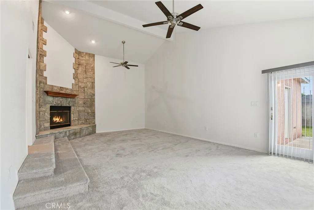4703 Palo Verde Ave, Lakewood, California 90713 home-pic-2