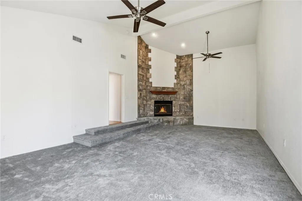 4703 Palo Verde Ave, Lakewood, California 90713 home-pic-1