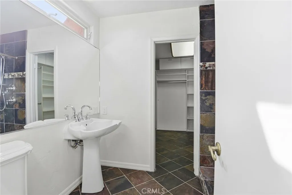 4703 Palo Verde Ave, Lakewood, California 90713 home-pic-20