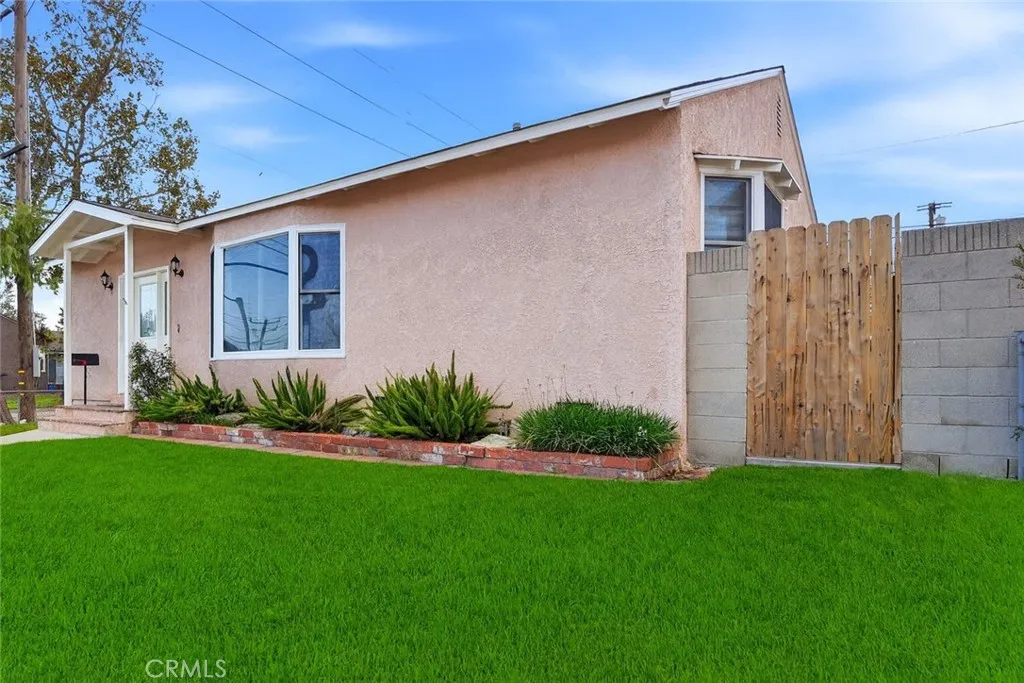 4703 Palo Verde Ave, Lakewood, California 90713 home-pic-0