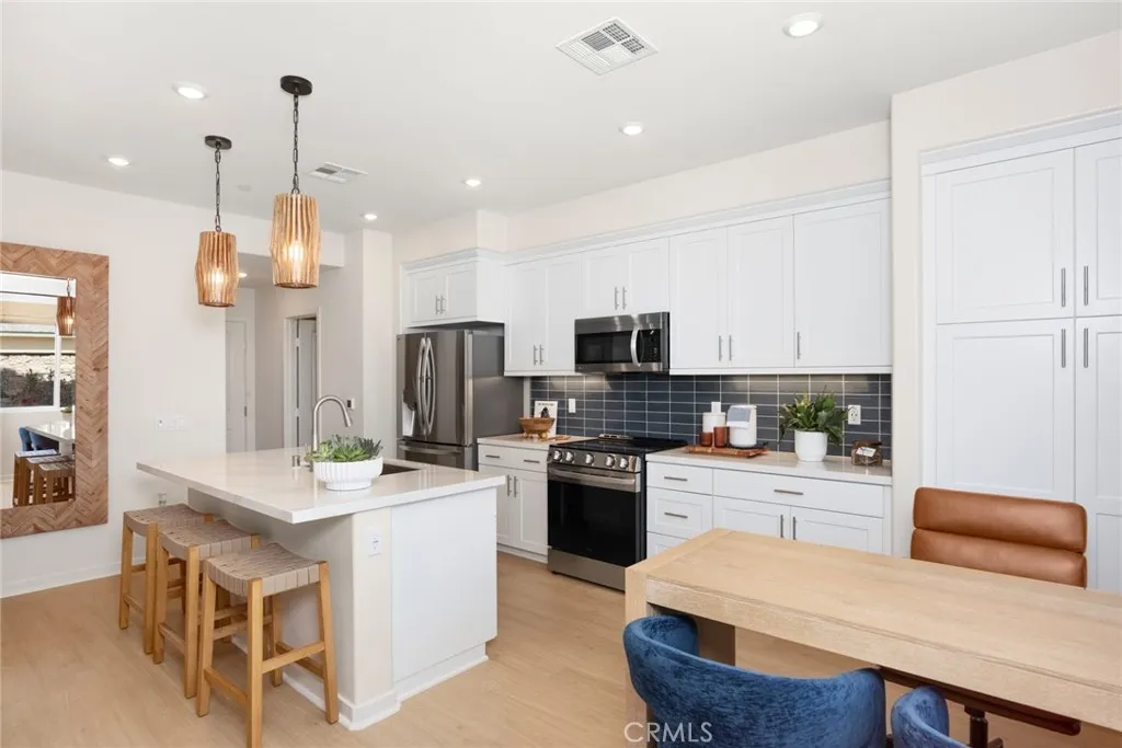 7014 Solara Way, Westminster, California 92683 home-pic-9