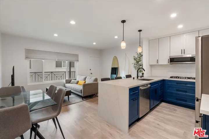 2721 2nd Street 211, Santa Monica, California 90405