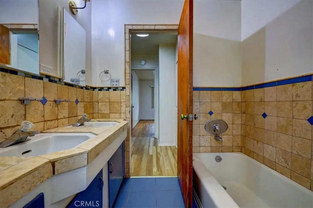 700 E Carson Street E 4, Long Beach, California 90807 home-pic-15