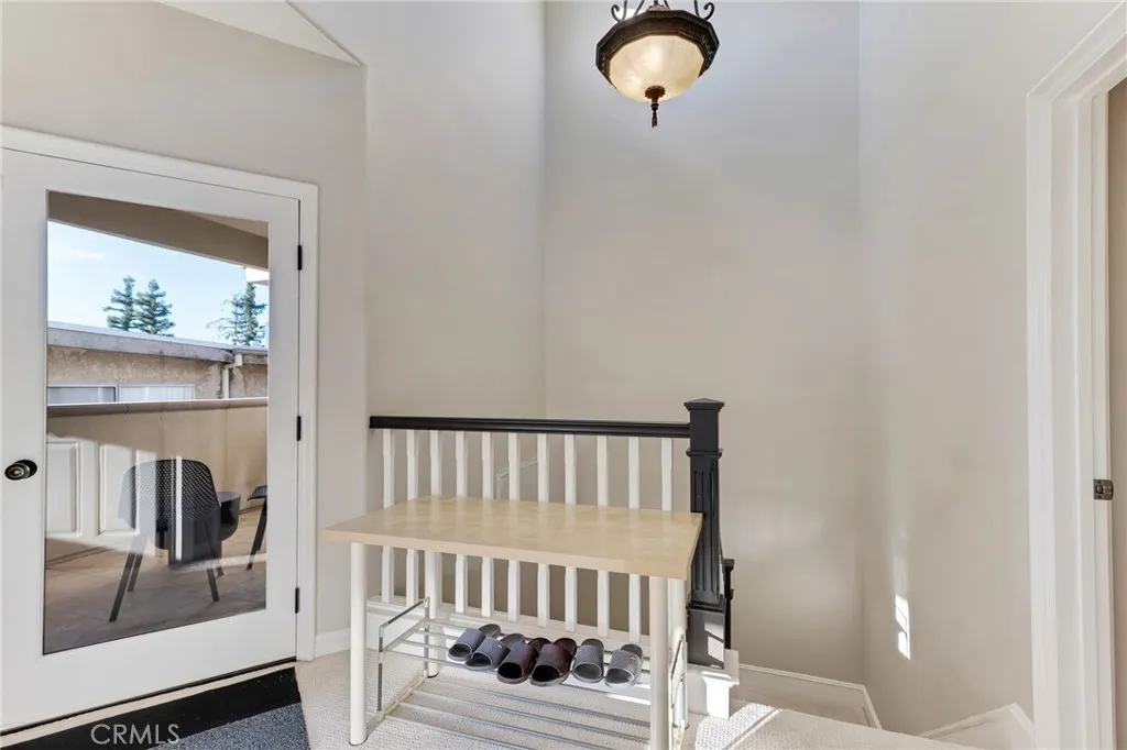 10866 Bluffside 5, Studio City, California 91604 home-pic-32