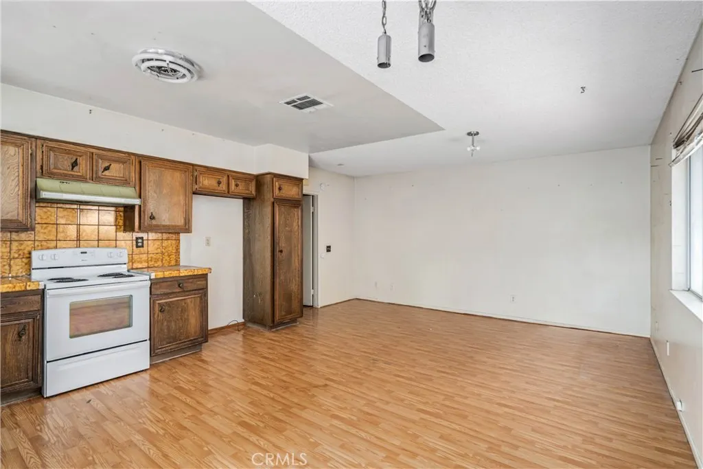 37618 Dalzell, Palmdale, California 93550 home-pic-10