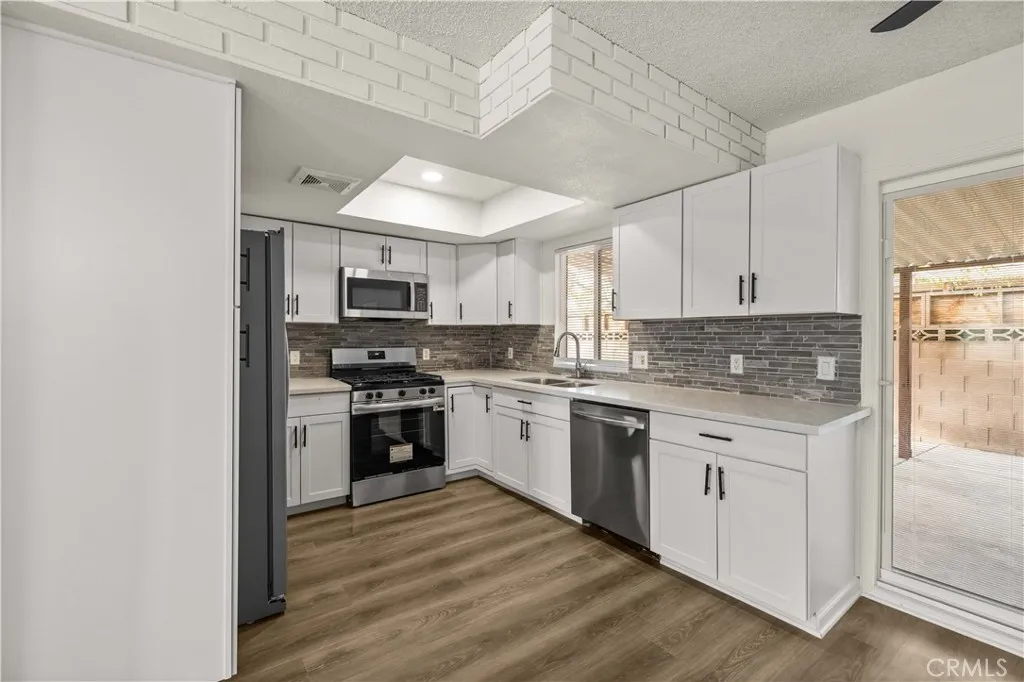 45001 Logue Court, Lancaster, California 93535 home-pic-10