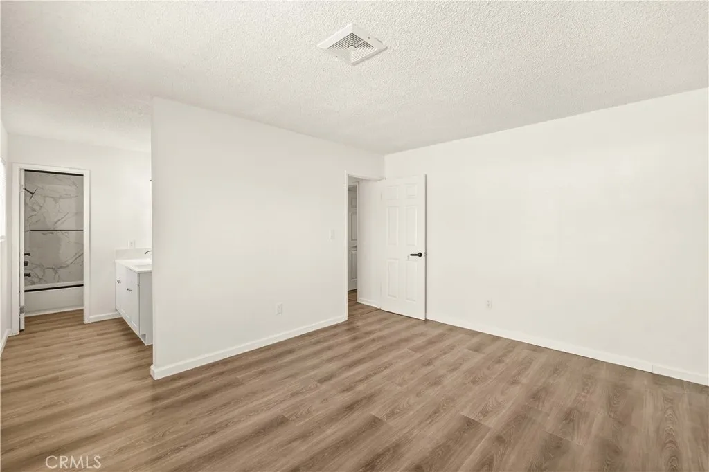 45001 Logue Court, Lancaster, California 93535 home-pic-20