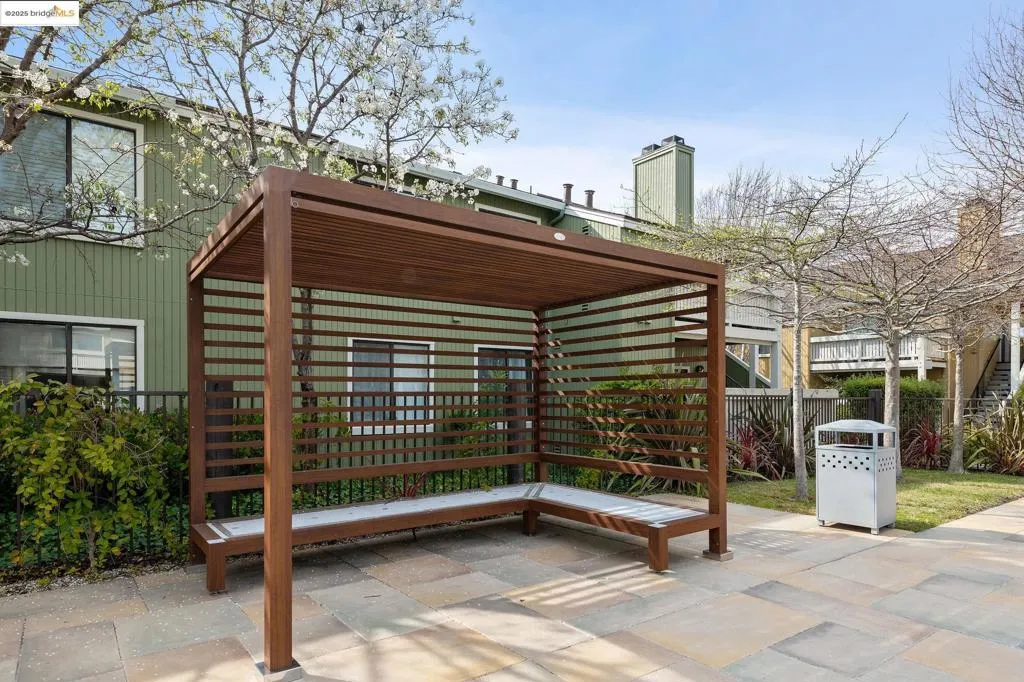 184 Schooner Ct, Richmond, California 94804 home-pic-37