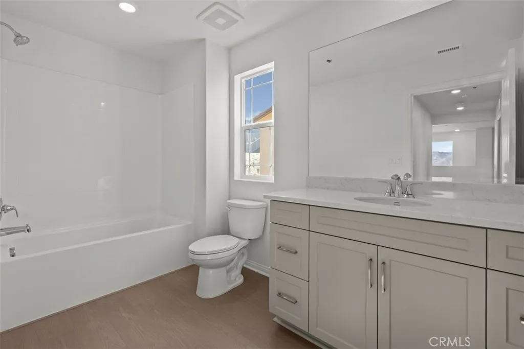 12793 Fuji Circle, Corona, California 92883 home-pic-4