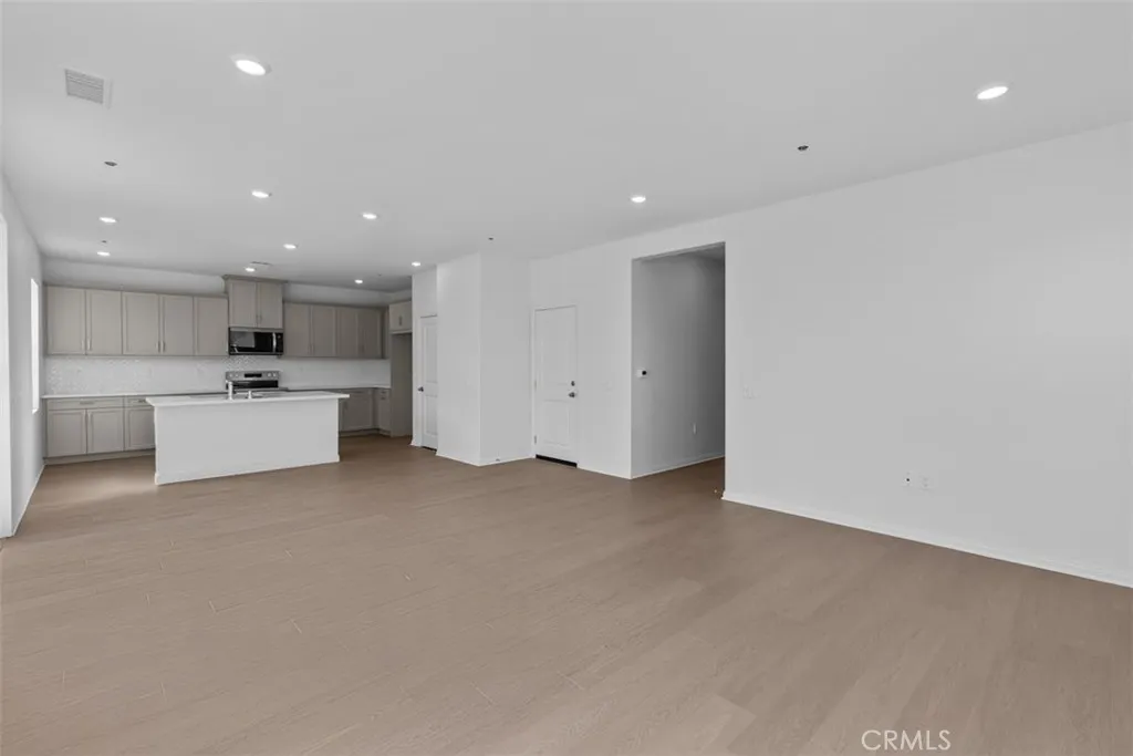 12793 Fuji Circle, Corona, California 92883 home-pic-2