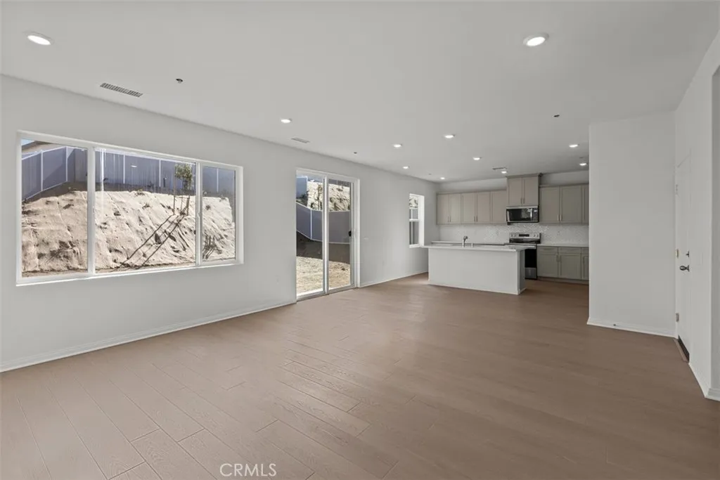 12793 Fuji Circle, Corona, California 92883 home-pic-1