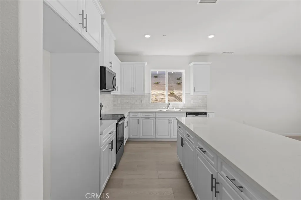 27341 Denali Court, Corona, California 92883 home-pic-8