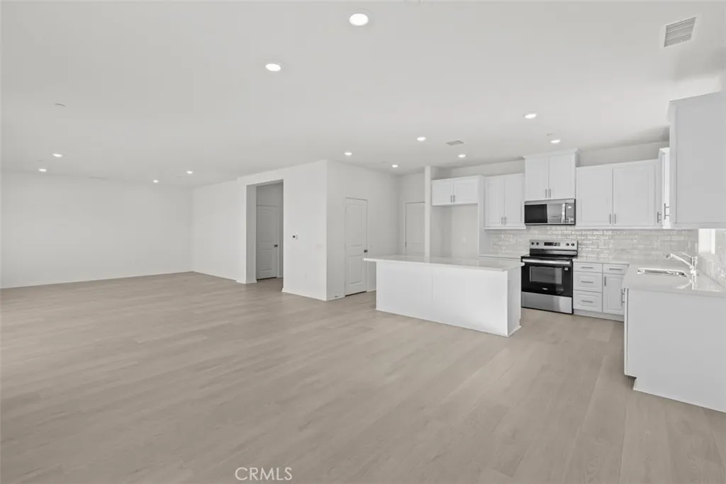 27341 Denali Court, Corona, California 92883 home-pic-7