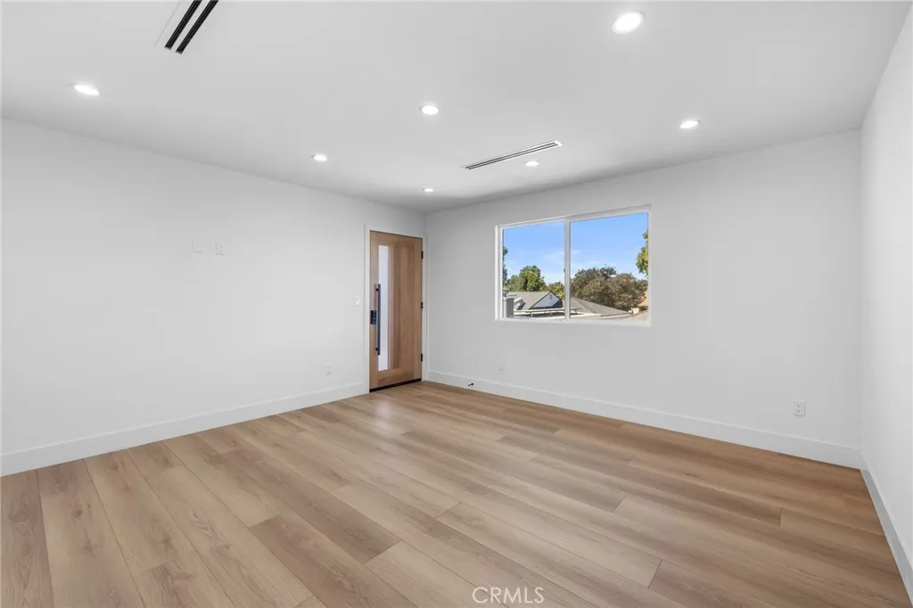 1504 N California, Burbank, California 91505 home-pic-41